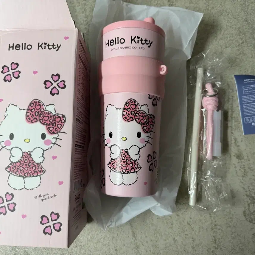 [BUNJANG] Sanrio Hello Kitty Straw Tumbler 660ml / 산리오 헬로키티 빨대 텀블러 660ml
