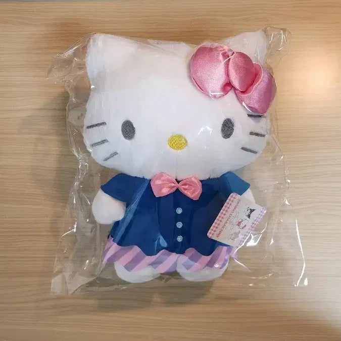 [BUNJANG] Hello Kitty Medium Plush Doll New / 헬로키티 중형 봉제인형 새상품