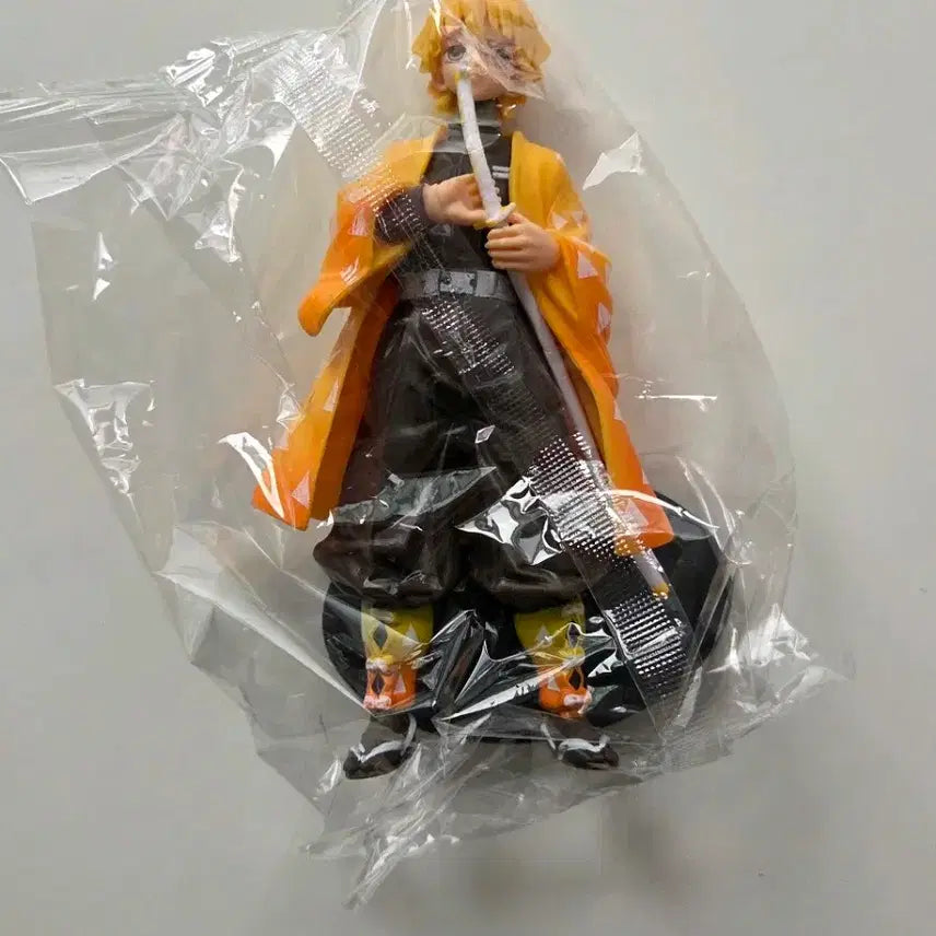 [BUNJANG] Demon Slayer Zenitsu Figure / 귀멸의 칼날 젠이츠 피규어