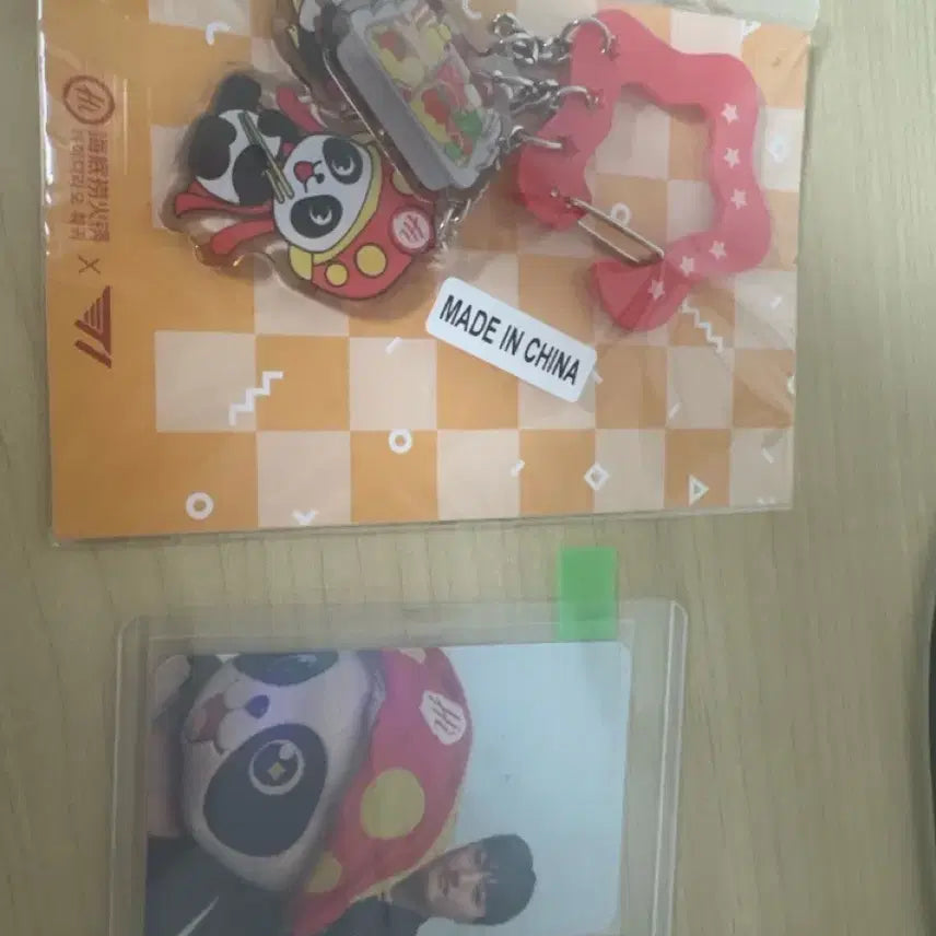 [BUNJANG] Haidilao Feiiz Photocard &amp; Keyring / 하이디라오 페이즈 포카&amp;키링