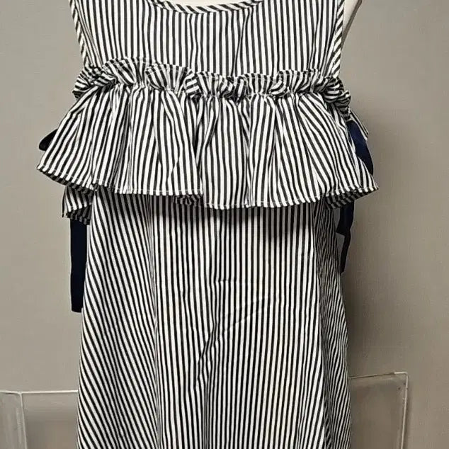 [BUNJANG] Stripe Long Sleeveless Dress / 어깨선이 예쁜 스트라이프롱 나시겸 원피스