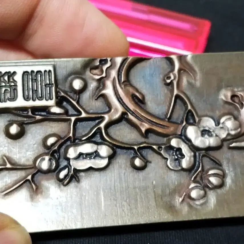 [BUNJANG] Premium Heavy "Mezzo" Engraved Paperweight / 최고급 뭉짜 매조문 문진 아주 무거움