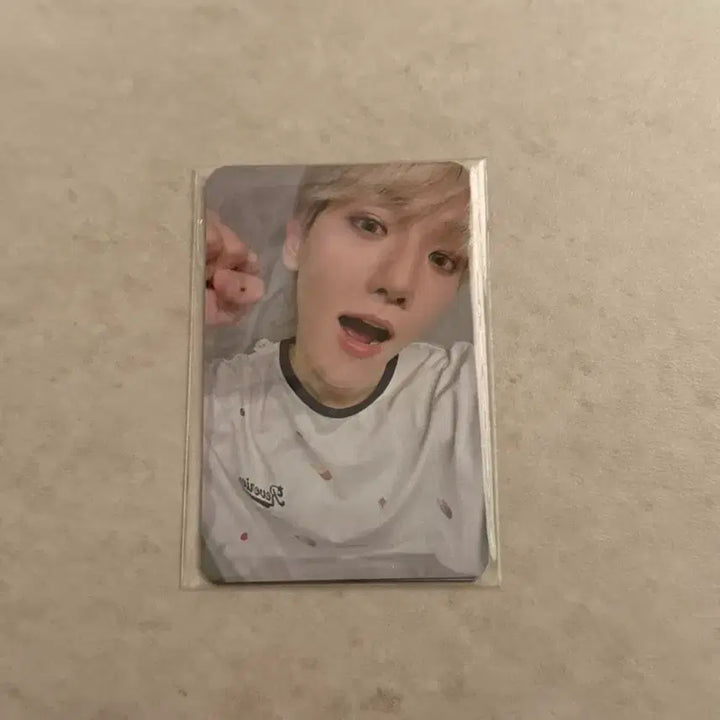 [BUNJANG] Baekhyun Labeauty Singapore Concert Photocard Set (2 pcs) / 백현 래버리 싱가포르 콘서트 포토카드 세트 (2장)