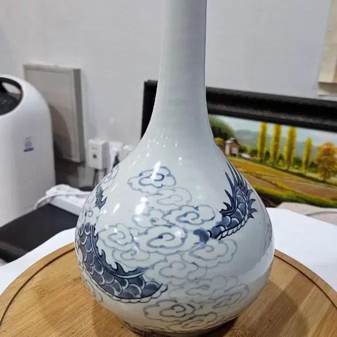[BUNJANG] Joseon Dynasty Blue-and-White Porcelain Vase with Four Boys and Dragon Motif / 조선청화사족운용문주병