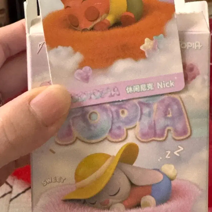 [BUNJANG] Disney Zootopia Nick Wilde Sleeping Figure (Slightly Opened Box) / 주토피아 닉 향기나는 잠자는 피규어