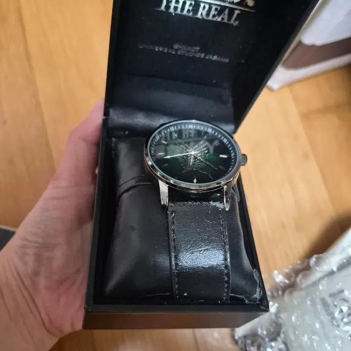 [BUNJANG] Attack on Titan The Real Wristwatch / 진격의거인 더리얼 시계
