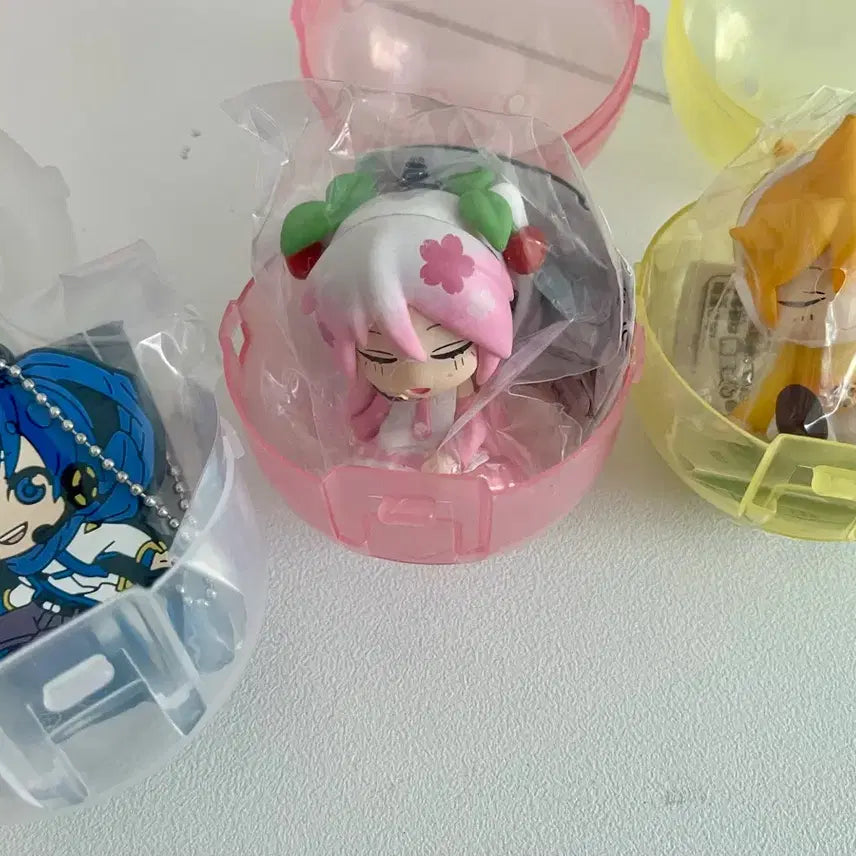[BUNJANG] Sakura Miku, Kagamine Len Shoulder Hugger Gacha Set, Kaito Rubber Keychain Gacha Bundle / 사쿠라미쿠, 카가미네 렌 어깨쿵 가챠, 카이토 러버키링 가챠 일괄