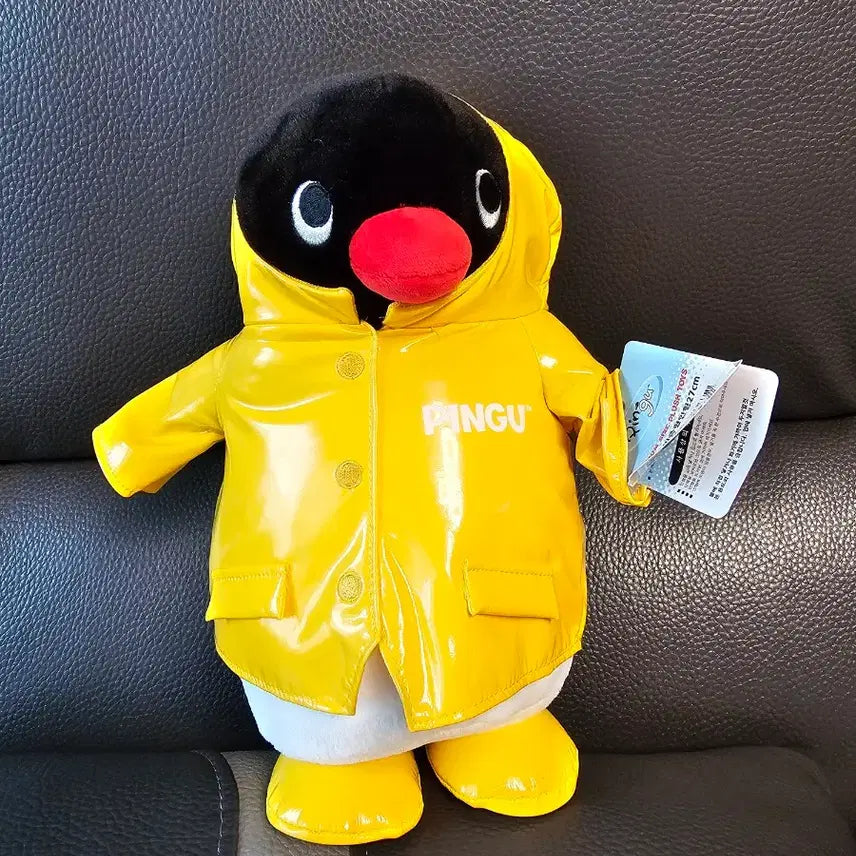 [BUNJANG] Pingu Yellow Raincoat Medium Plush Doll / 핑구 노란 우비 중형 인형