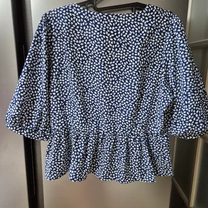 [BUNJANG] 8 Seconds Blue Pattern Peplum Blouse / [에잇세컨즈]블루 패턴 블라우스 페플럼 스타일