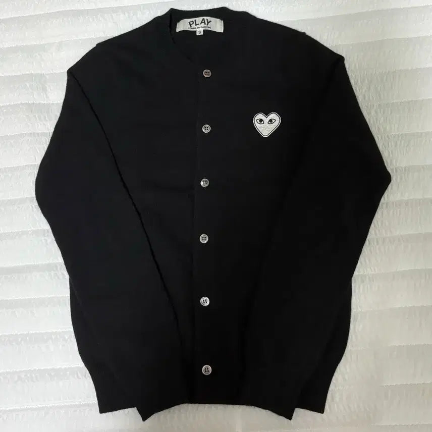 [BUNJANG] Comme des Garçons White Heart Patch Cardigan Black S / (W)꼼데가르송 화이트 하트 와펜 가디건 블랙 s