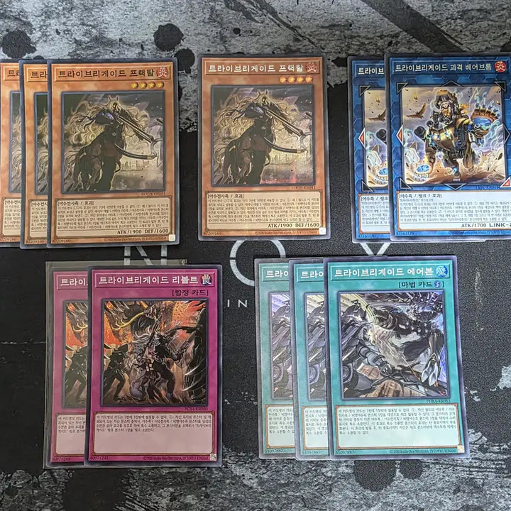 [BUNJANG] Yu-Gi-Oh! TCG Tri-Brigade Card Sleeves &amp; Assorted Cards Bundle / [유희왕] 트라이브리게이드 프텍 및 잡카