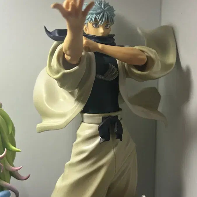 [BUNJANG] Giga Jump Gojo Satoru Figure (Opened Display) / 개봉전시) 기가점프 당주 고죠 사토루 피규어