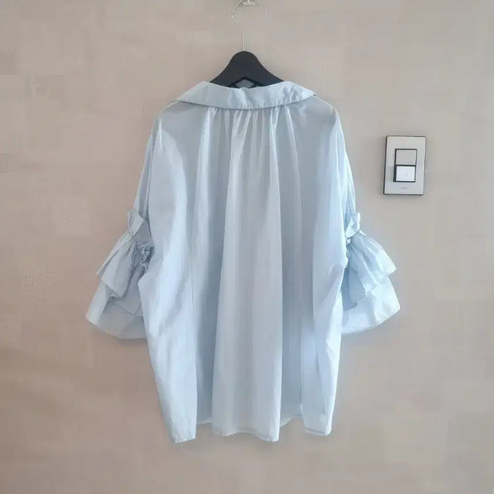 [BUNJANG] Ruffle Sleeve Blouse Sky Blue Oversized / 러플 소매 블라우스 하늘색 오버핏66~88