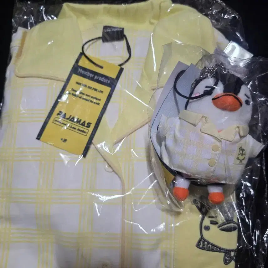 [BUNJANG] 2PM Junho Penguin Pajamas (Japan Edition) with Penguin Plush / 준호 펭펭이 파자마(일본)