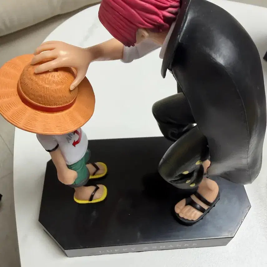 [BUNJANG] One Piece Shanks Luffy Hat Figure / 원피스 샹크스 루피 모자 피규어