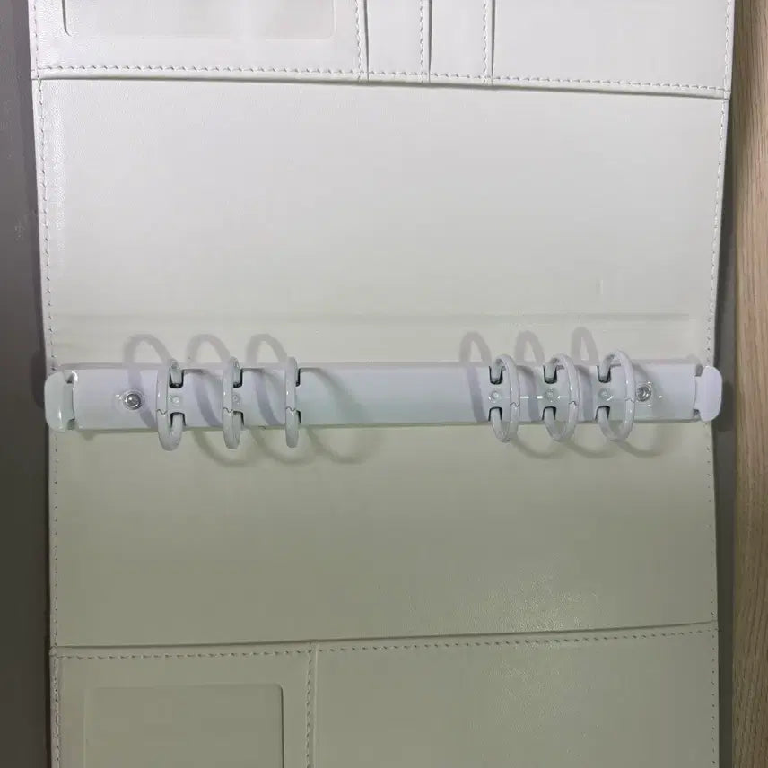 [BUNJANG] A5 Macaron Binder White Photocard Binder (2 Available) / A5 마카롱 바인더 흰색 포카바인더