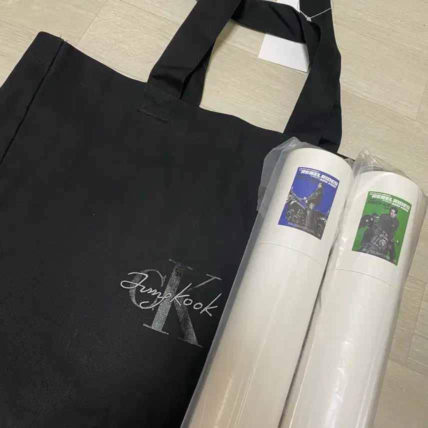 [SOLD OUT] 정국 캘빈클라인 Calvin Klein 토트백&amp;포스터2종 일괄