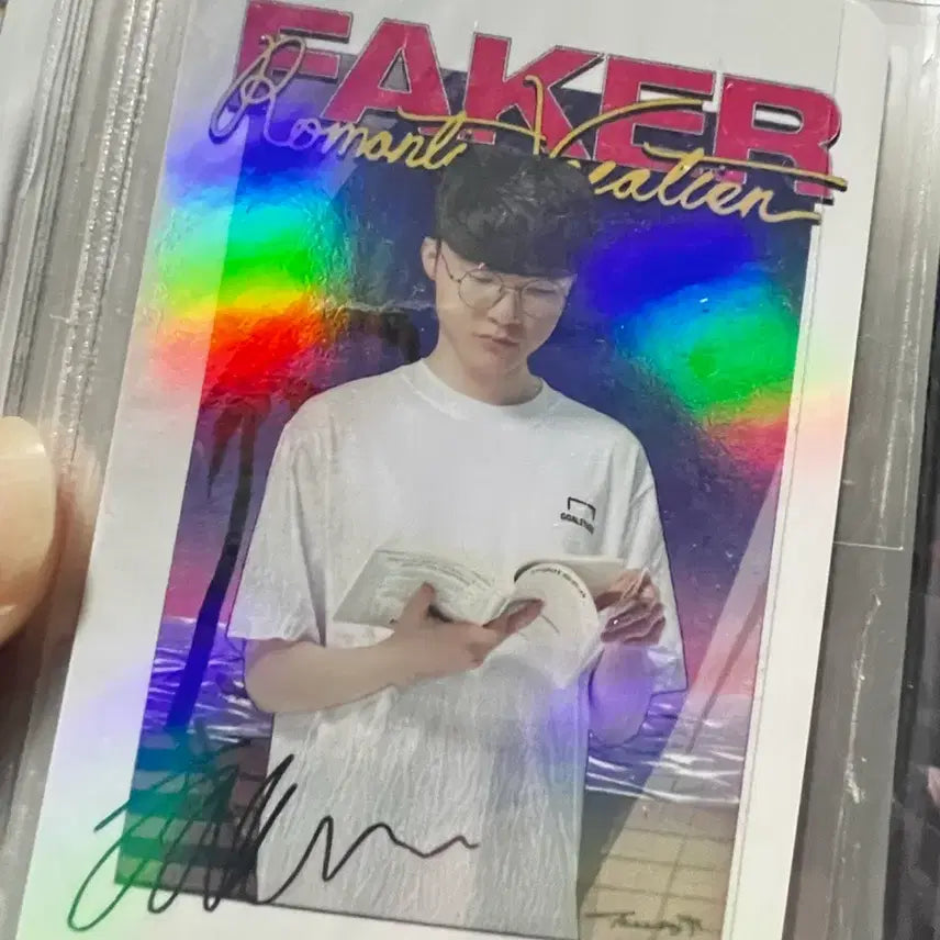 [BUNJANG] T1 Faker Romantic Vacation Photocard / 2024 T1 홍대 베이스캠프 페이커 로맨틱 배케이션 포토카드 양도해요!