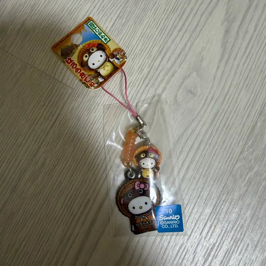 [BUNJANG] Sanrio Hello Kitty Shigaraki Tanuki Strap (Vintage) / 헬로키티 시가 한정 너구리 고전 키티 스트랩 (정리중 급처)