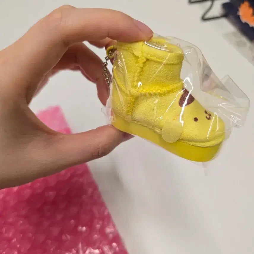 [BUNJANG] Sanrio Pompompurin Ugg Boot Keychain / 산리오 폼폼푸린 어그부츠 폼푸 랜덤키링