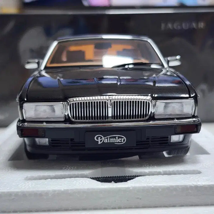 [BUNJANG] Almost Real 1:18 Jaguar XJ6 XJ40 Black Limited Edition Diecast / 1:18 올모스트리얼 재규어 XJ6 XJ40 블랙 한정판 다이캐스트