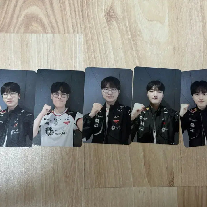 [BUNJANG] T1 Fan Zone Photocard &amp; Slogan Set / T1 티원존 포토카드+슬로건