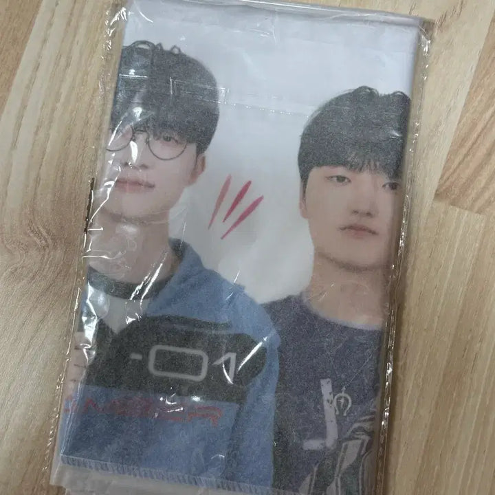 [BUNJANG] T1 Fan Zone Photocard &amp; Slogan Set / T1 티원존 포토카드+슬로건