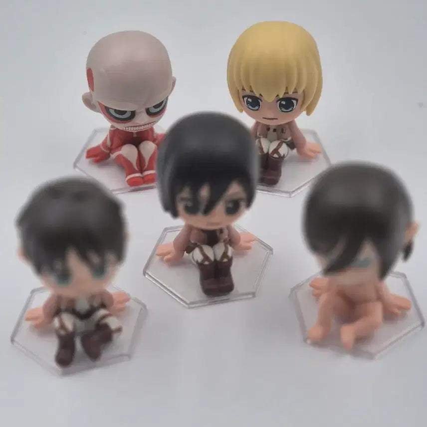 [BUNJANG] Attack on Titan Official SD Mini Figure 5-Piece Set Eren Armin Colossal Titan / 정품 진격의거인 SD 미니피규어 5종 세트 에렌 아르민 초대형거인