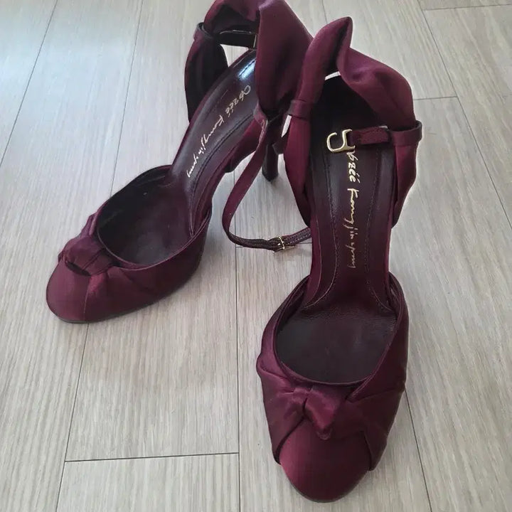 [BUNJANG] Objet Satin Strap Heels / 오브제 새틴 스트랩 힐 235