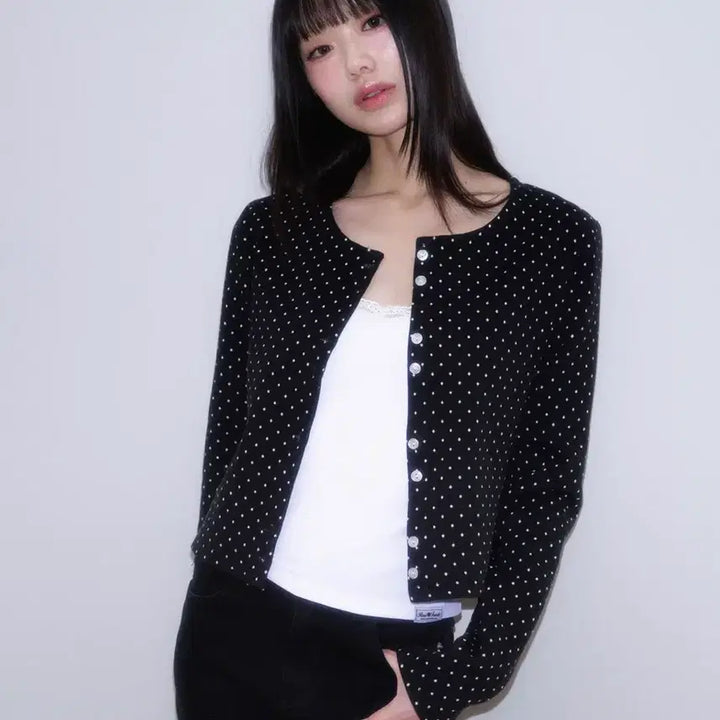 [BUNJANG] Rose Franz Dot Button Cropped Cardigan / 로제프란츠 도트 버튼 가디건