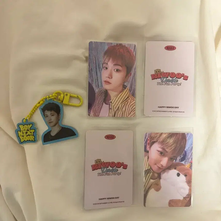 [BUNJANG] Riu Lucky Draw Photocard Holder &amp; 2025 Birthday Photocard Set / 리우럭키드로우키링+2025리우생일포카