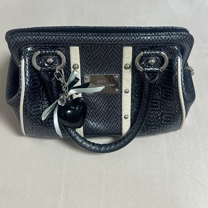 [SOLD OUT] 발렌시아가 미니 볼링백