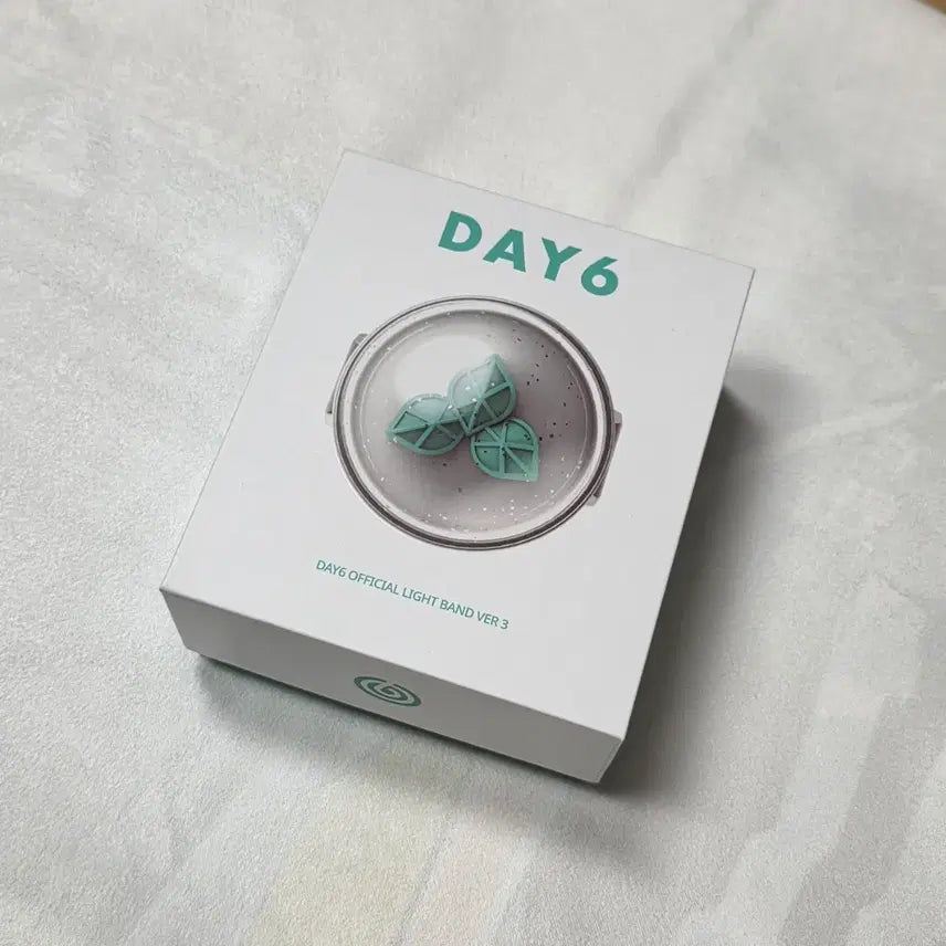 [BUNJANG] Day6 MADEWATCH Version 3 / 데이식스 마데워치 (충전기x)