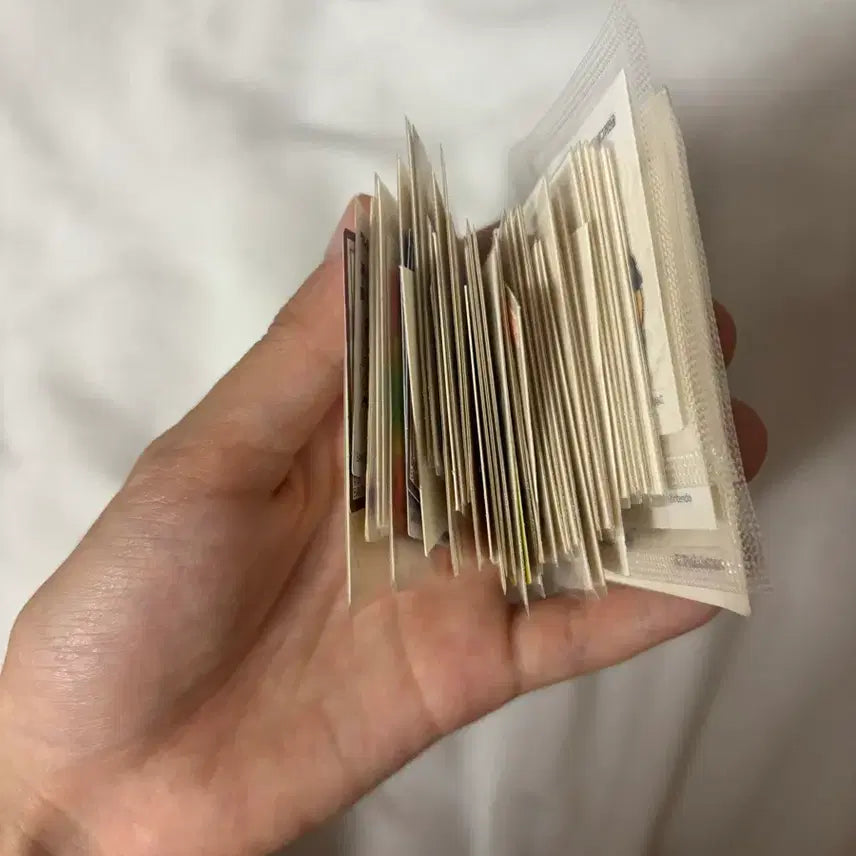 [BUNJANG] Pokemon Bread Stickers Bundle / 포켓몬 빵 띠부씰 대량 리락쿠마 짱구 띠부씰