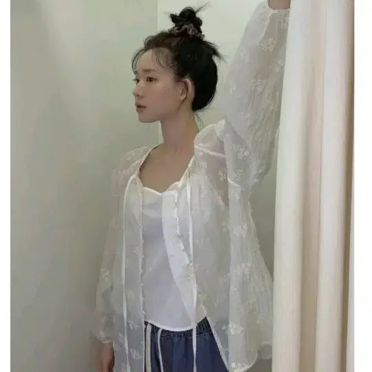 [SOLD OUT] 프롬비기닝 아멜리 블라우스 플라워 시스루 블라우스