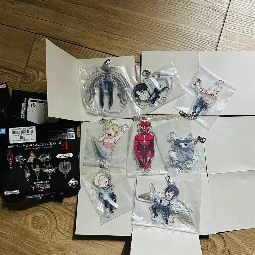 [BUNJANG] Attack on Titan Acrylic Charm Full Set (8 Types) / 풀셋일괄)진격의 거인 아크릴 참 F상 8종