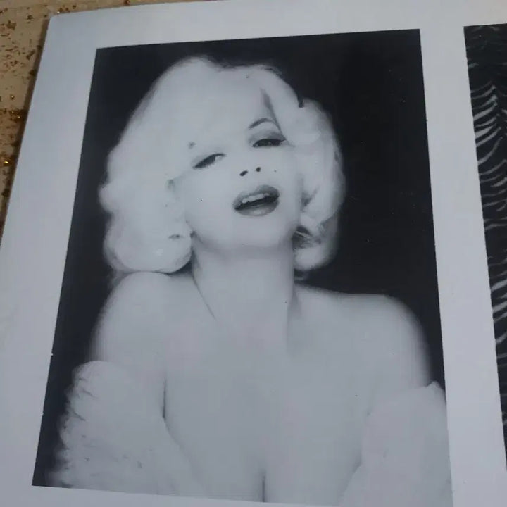 [BUNJANG] Marilyn Monroe Autograph with Certificate of Authenticity / 미국여배우제2의 마린몬로 마리린 마에엔