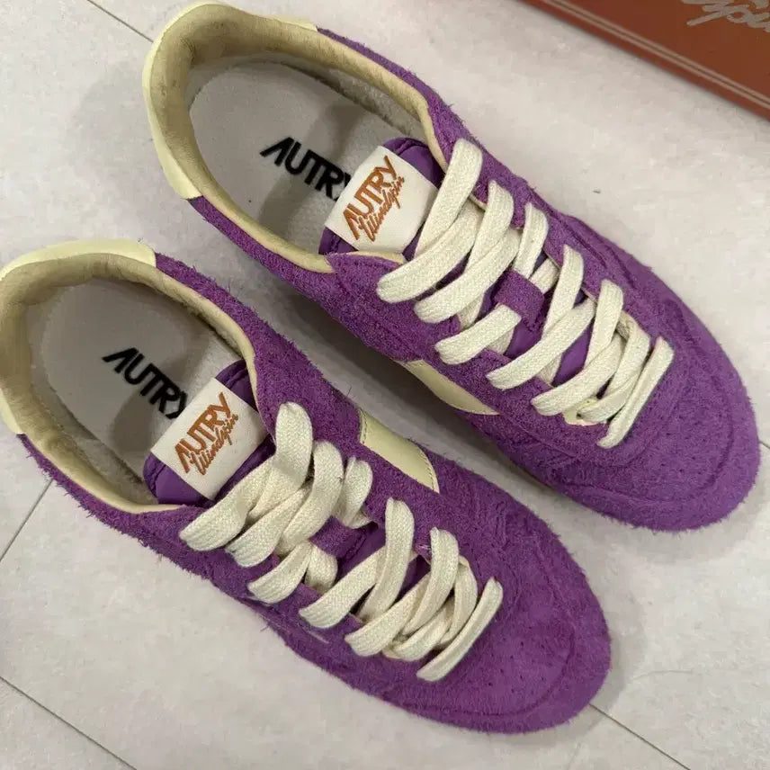 [SOLD OUT] 오트리 윈드스핀 스니커즈 WSLWUB14 14 PURPLE Purple