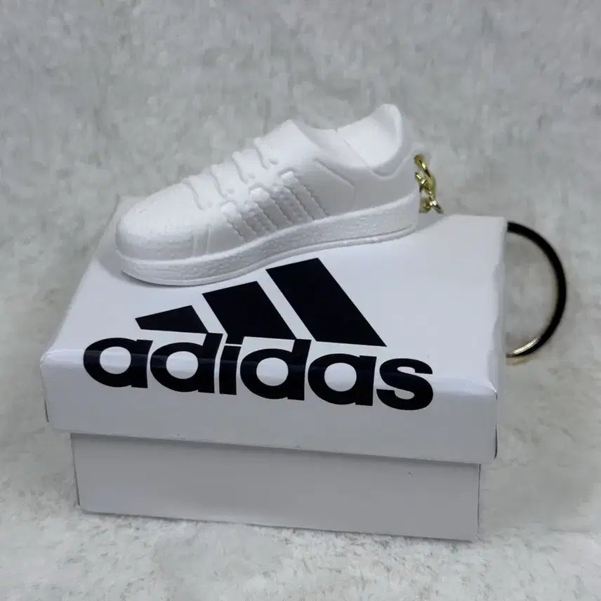 [BUNJANG] White Shoe Keychain with Box / 화이트 신발키링 + 박스