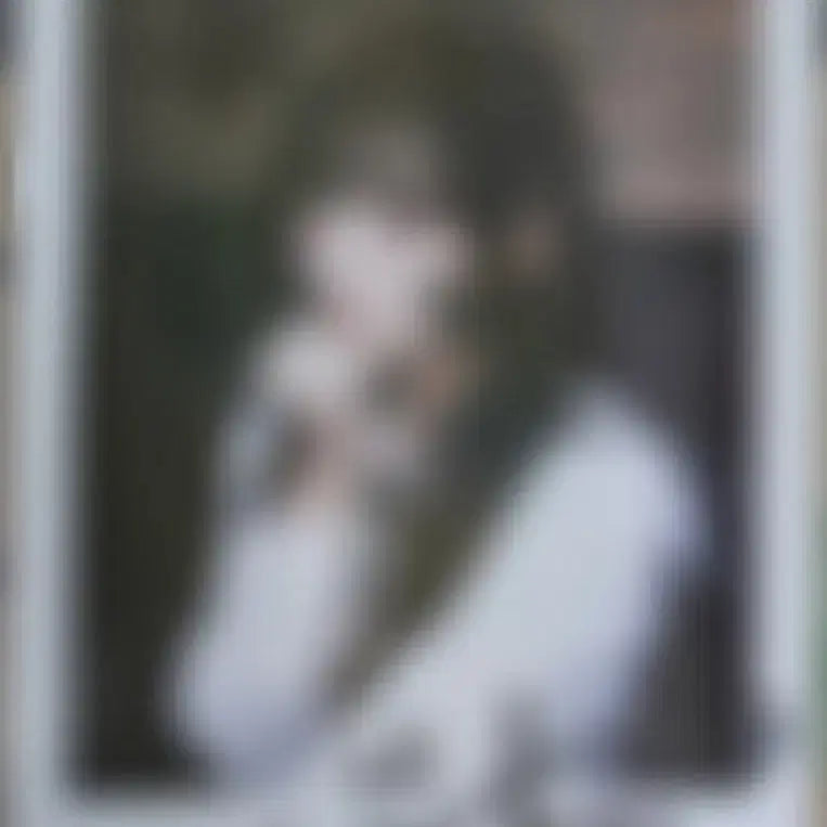 [BUNJANG] QWER Mijoo Tour School Uniform Version Polaroids / QWER 미주투어 교복착장 시연 싸폴 폴라로이드