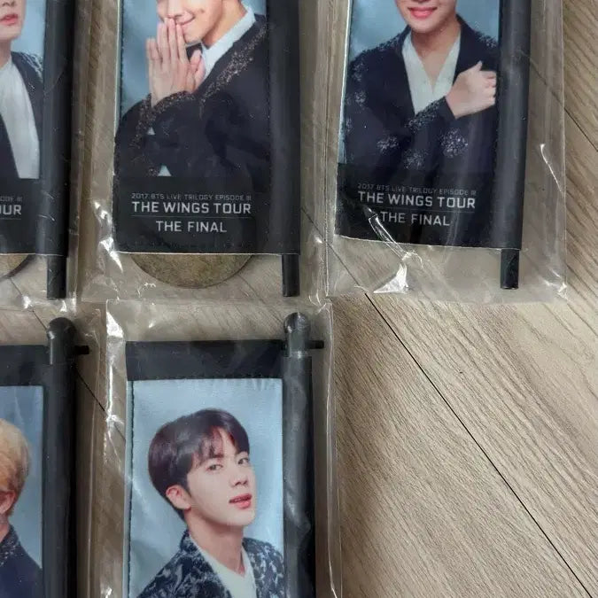 [BUNJANG] BTS Wings Tour Final Mini Flag Set / 방탄소년단 Wings Tour Final 미니 플래그