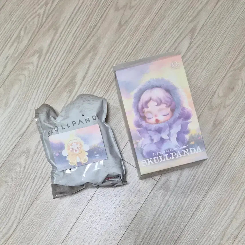 [BUNJANG] Pop Mart Skullpanda Garden of Light Dawn (Sealed) / (박스, 카드 O / 비닐 미개봉) 팝마트 스컬판다 빛의 정원 새벽