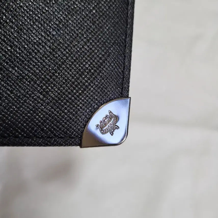 [SOLD OUT] 새상품 MCM 반지갑 블랙