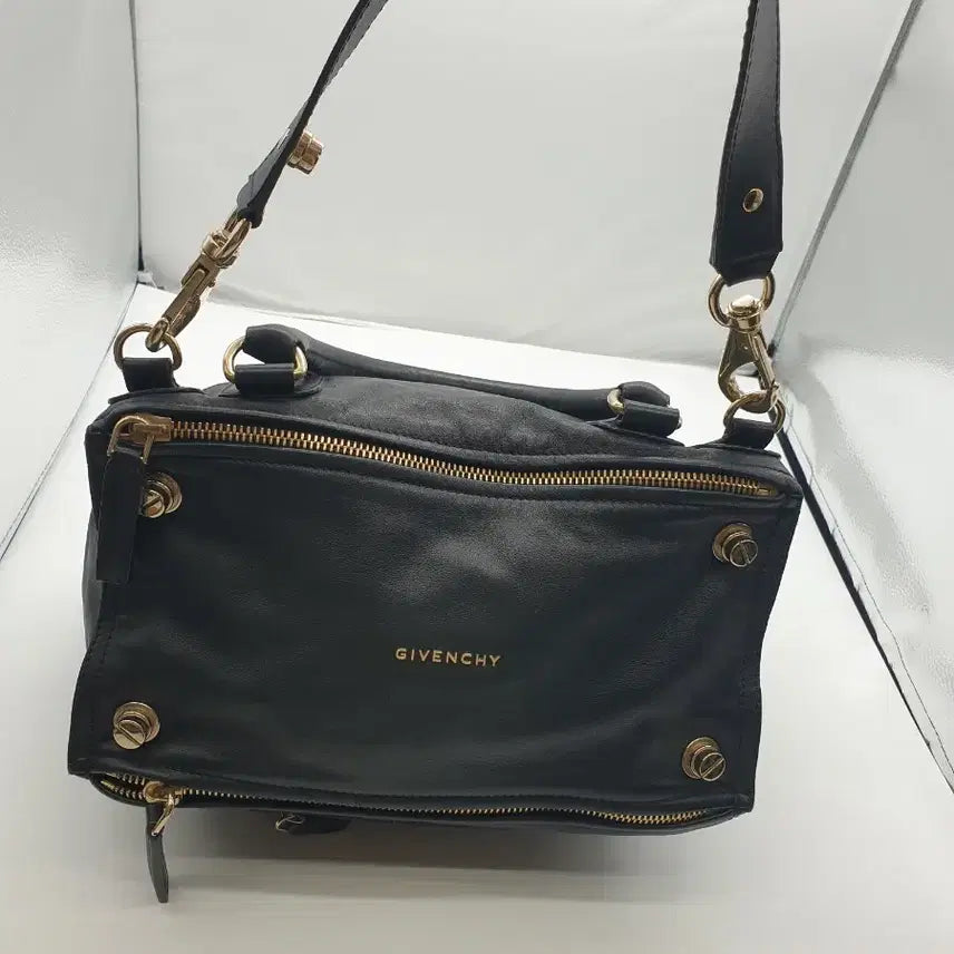 [BUNJANG] Givenchy Pandora Medium Black GHW / [정품/스트랩포함] 지방시 판도라 미디움 블랙 금장