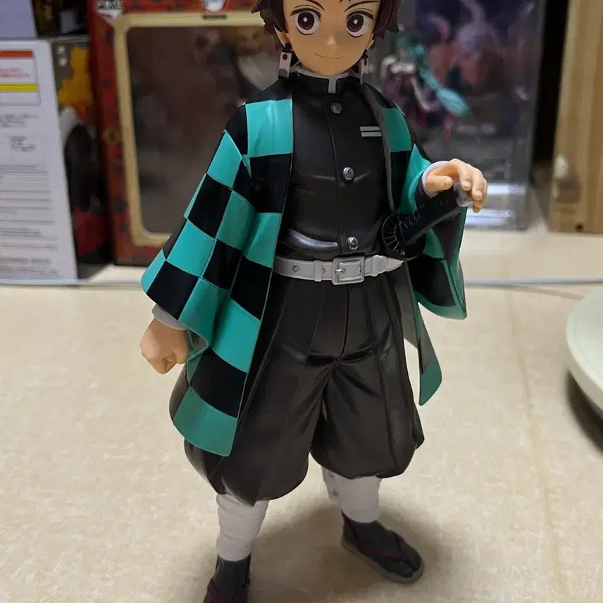 [BUNJANG] Demon Slayer Tanjiro Figure Bundle (Box Included) / 귀칼 탄지로 피규어 일괄(박스O)