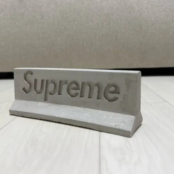 [BUNJANG] Supreme Mini Material Jersey Barrier 1:12 Scale / 슈프림 미니 머티리얼 저지 배리어