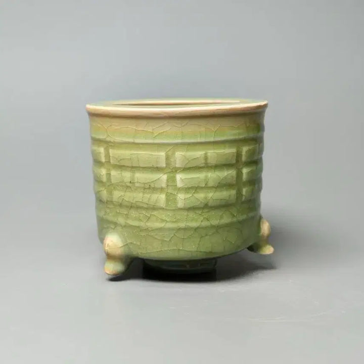 [BUNJANG] Qing Dynasty Late Period Bagua Pattern Celadon Tripod Censer Chinese Porcelain Antique Collectible / [진품] 청대 말기 팔괘문 용천요 삼족 향로 중국도자기 골동품 수집품