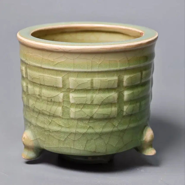 [BUNJANG] Qing Dynasty Late Period Bagua Pattern Celadon Tripod Censer Chinese Porcelain Antique Collectible / [진품] 청대 말기 팔괘문 용천요 삼족 향로 중국도자기 골동품 수집품