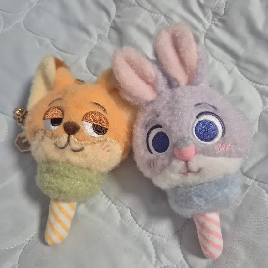 [BUNJANG] Zootopia Nick Wilde &amp; Judy Hopps Popsicle Keychain / 주토피아 닉, 주디 팝시클 키링