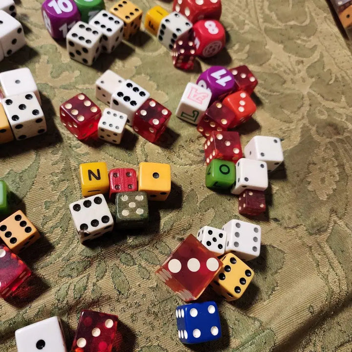 [BUNJANG] 100 x Dice / 주사위 100개에25000원